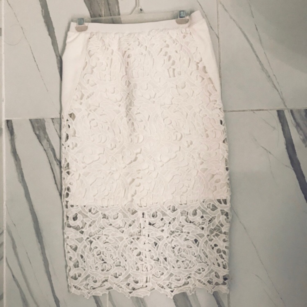 Elie Tahari white lace skirt